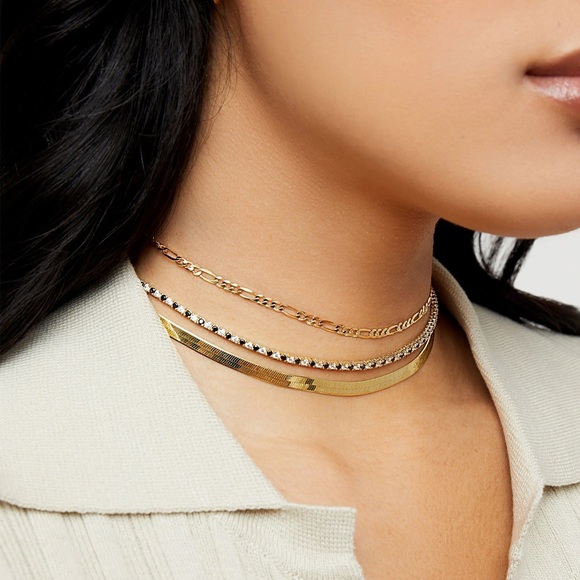 The M Jewelers Gold Figaro Chain Choker - Picture 1 of 7